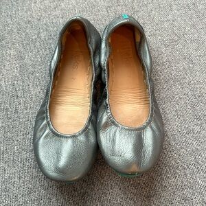 Pewter gray Tieks size 7